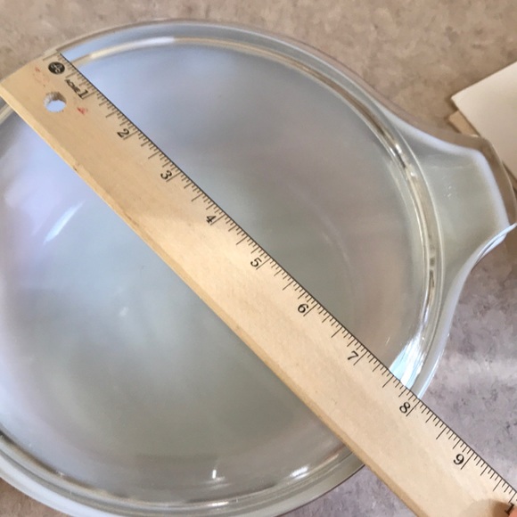 Vintage old orchard Pyrex casseroles. Set of 2 - Picture 13 of 14